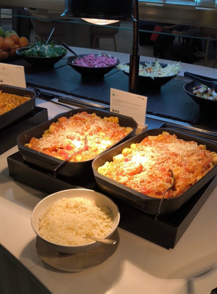 Iberia Sala VIP Dalí Madrid Aeropuerto T4 - Buffet