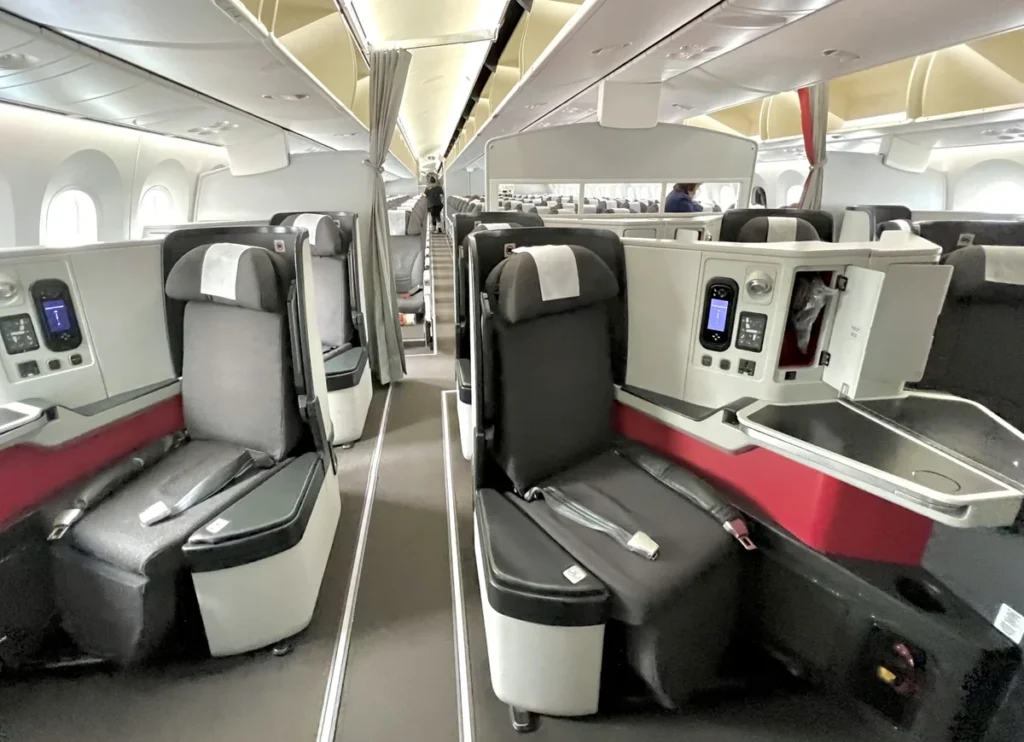Avianca 787 dreamliner business class con LifeMiles y Revolut