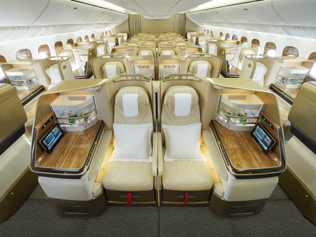 Emirates business class bangkok hong kong 